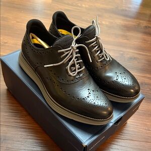 Cole Haan Men's black with grey